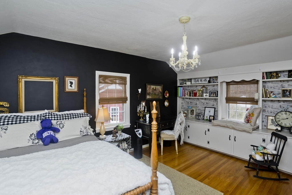 27 George Street Holyoke, MA 01040 - Photo 40 of 41 Gallery Image 40