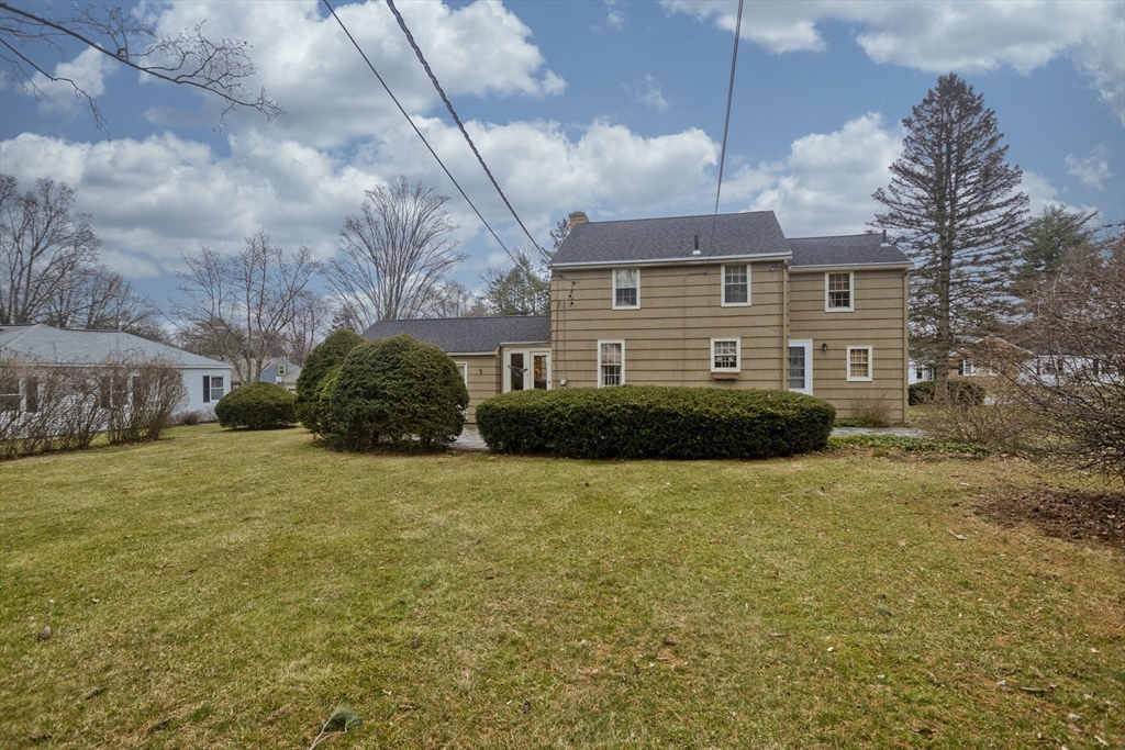 27 George Street Holyoke, MA 01040 - Photo 5 of 41 Gallery Image 5