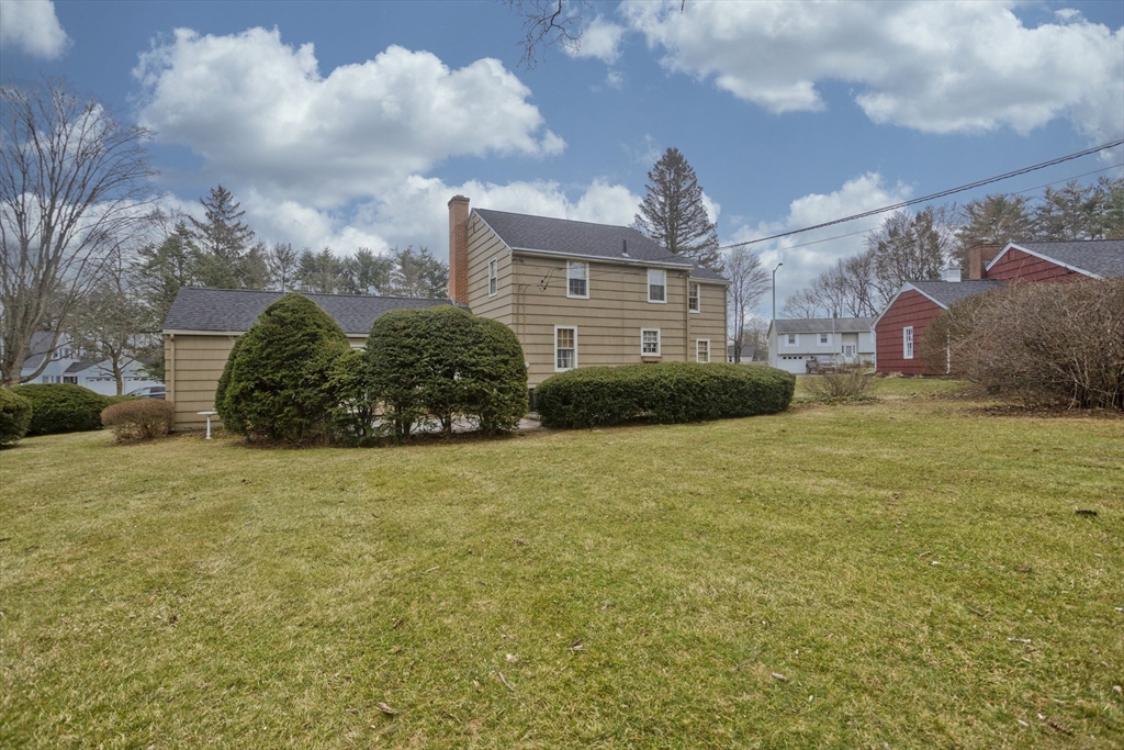 27 George Street Holyoke, MA 01040 - Photo 6 of 41 Gallery Image 6