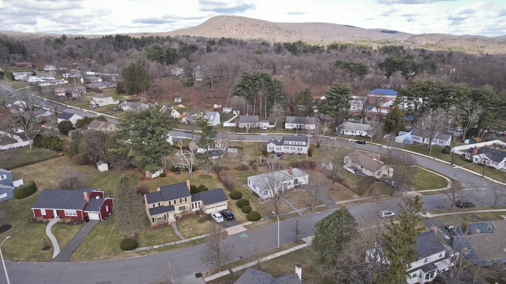 27 George Street Holyoke, MA 01040 - Photo 10 of 41 Gallery Image 10