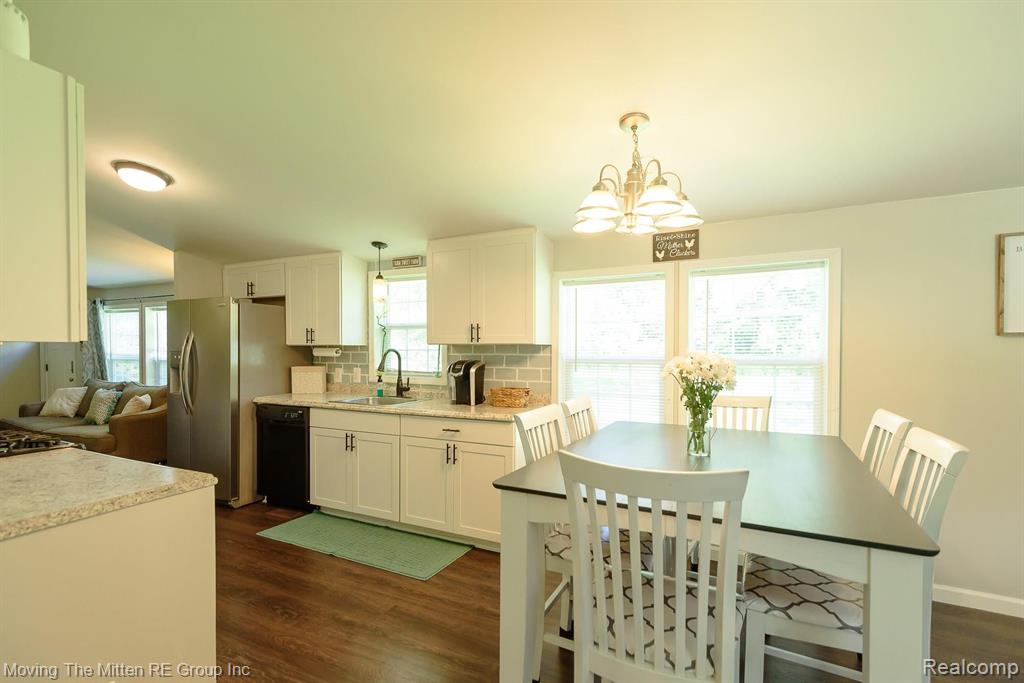 6543 Oakville Waltz Road Carleton, MI 48117 - Photo 13 of 52 Gallery Image 13
