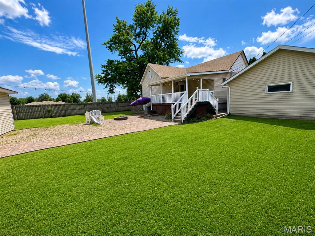 406 South Poplar Street Mount Olive, IL 62069 - Photo 3 of 22