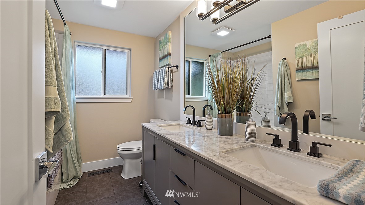 10708 Northeast 197th Street Bothell, WA 98011 - Photo 12 of 28 Gallery Image 12