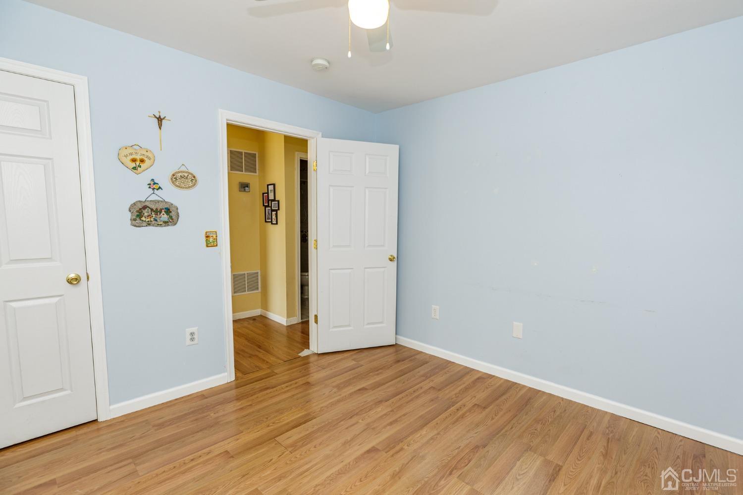 33 Constable Road Kendall Park, NJ 08824 - Photo 17 of 38 Gallery Image 17