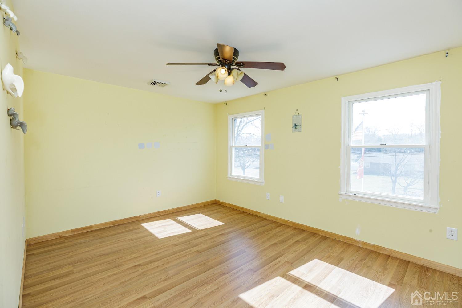 33 Constable Road Kendall Park, NJ 08824 - Photo 20 of 38 Gallery Image 20