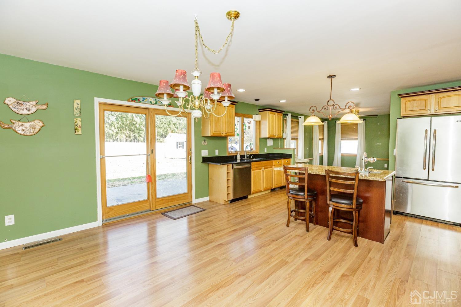 33 Constable Road Kendall Park, NJ 08824 - Photo 8 of 38 Gallery Image 8