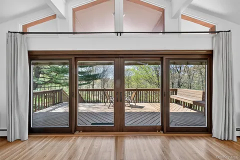 $929,000 | 37 Glengary Lane, Croton-on-Hudson, NY 10520