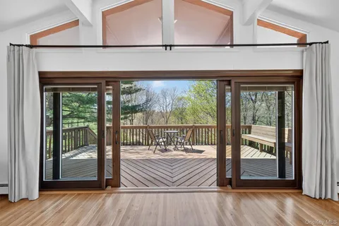 $929,000 | 37 Glengary Lane, Croton-on-Hudson, NY 10520