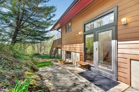 $929,000 | 37 Glengary Lane, Croton-on-Hudson, NY 10520