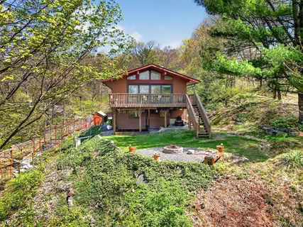 $929,000 | 37 Glengary Lane, Croton-on-Hudson, NY 10520