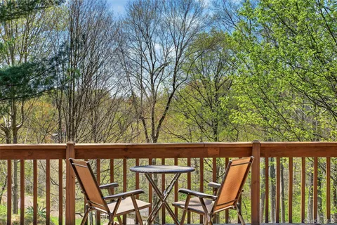 $929,000 | 37 Glengary Lane, Croton-on-Hudson, NY 10520