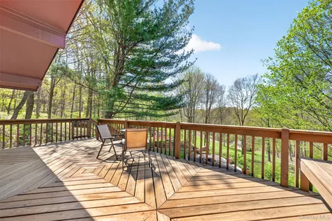 $929,000 | 37 Glengary Lane, Croton-on-Hudson, NY 10520