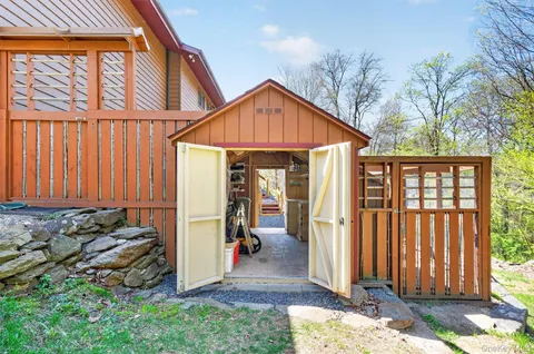 $929,000 | 37 Glengary Lane, Croton-on-Hudson, NY 10520