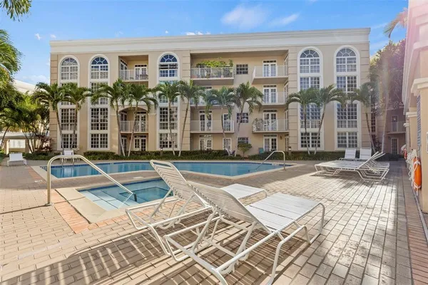 $340,000 | 1280 South Alhambra Circle, Unit 1105, Coral Gables, FL 33146