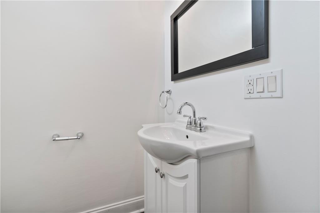 5822 Rippey Street Pittsburgh, PA 15206 - Photo 4 of 37 Half bathroom on the first floor