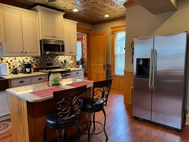 $264,900 | 621 Prospect Avenue, Janesville, WI 53545