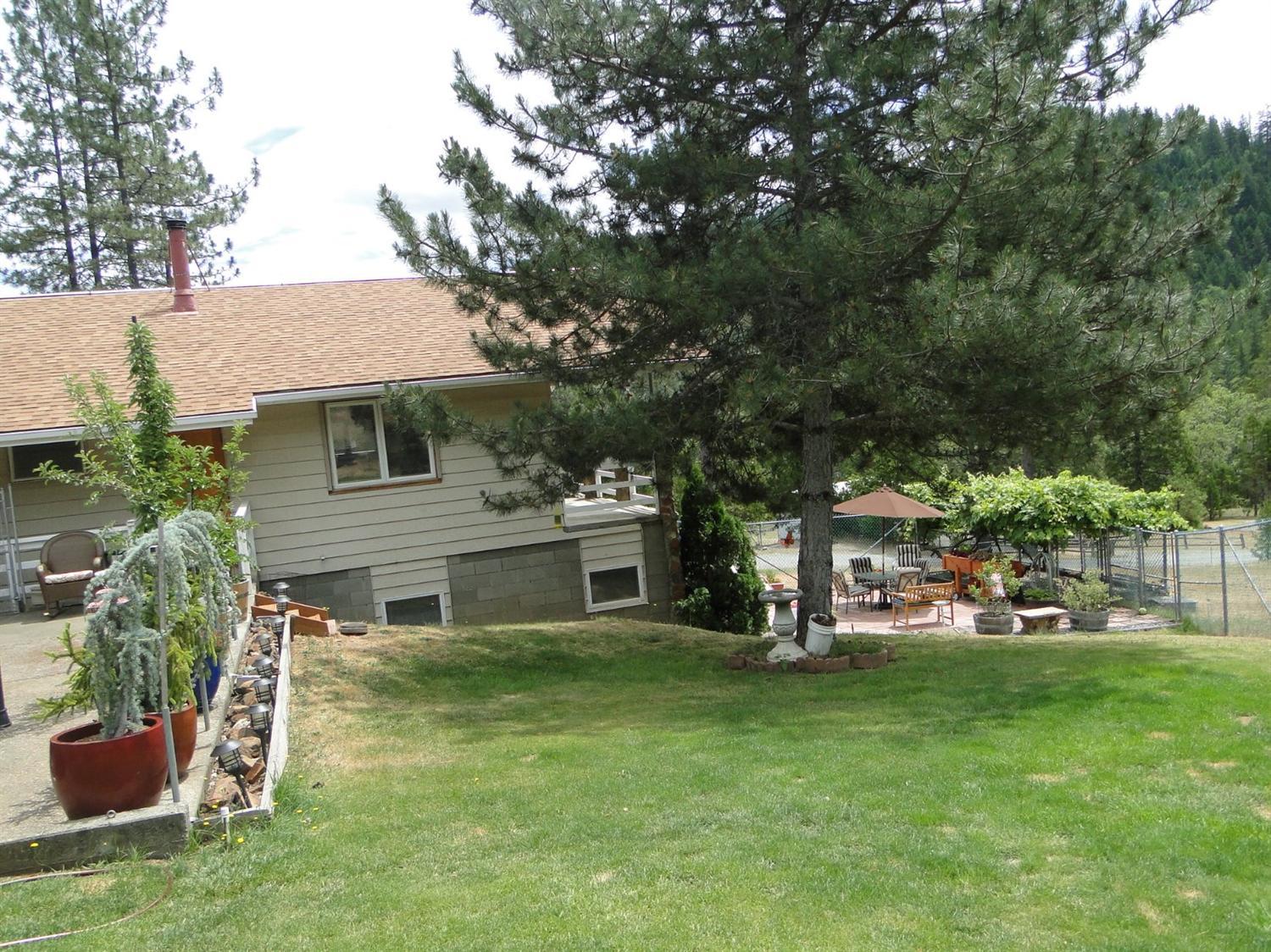 2000 Limpy Creek Road Grants Pass, OR 97527 - Photo 7 of 35 Gallery Image 7