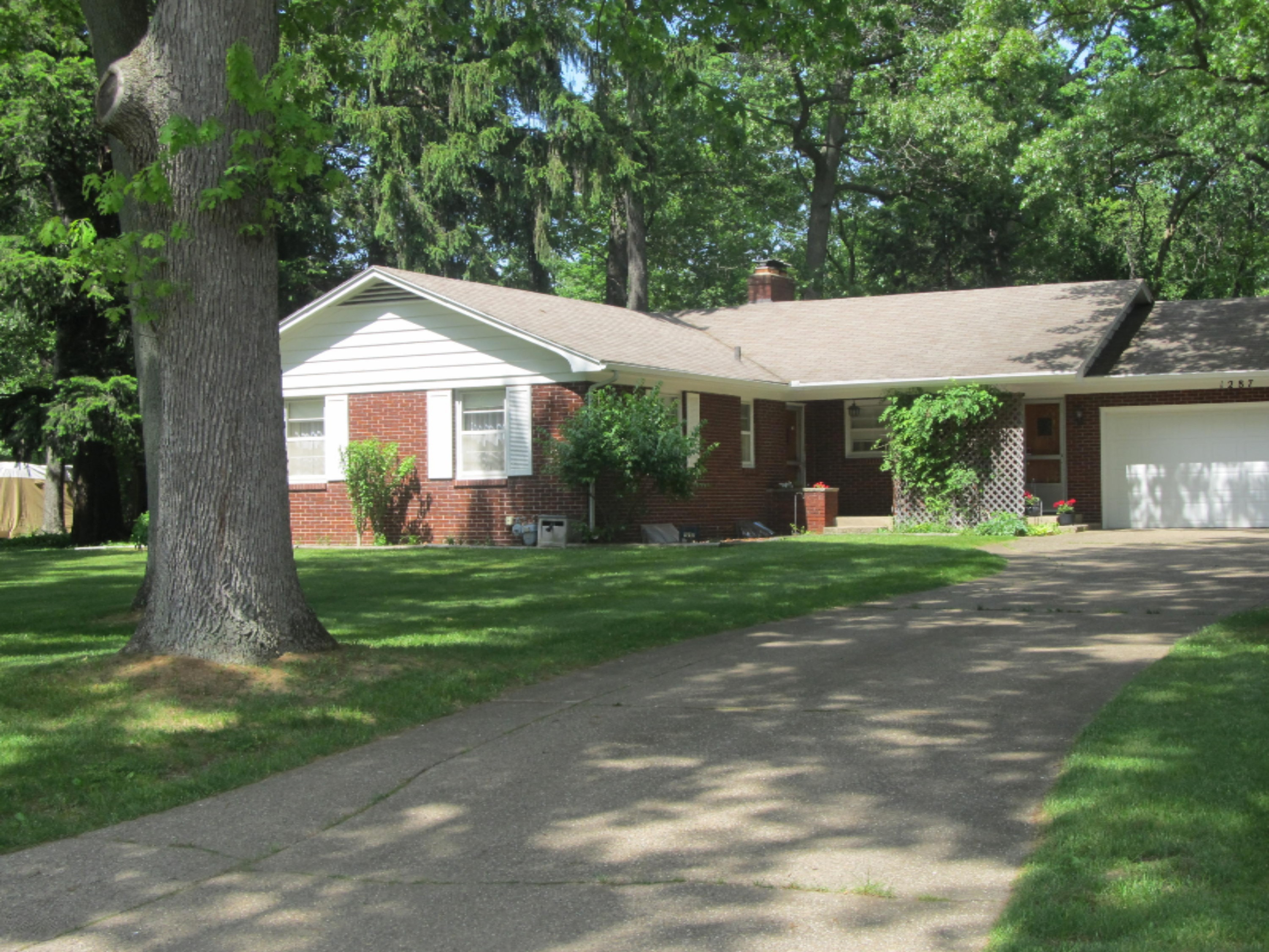 1287 Seneca Road Benton Harbor, MI 49022 - Photo 1 of 19 1287_1