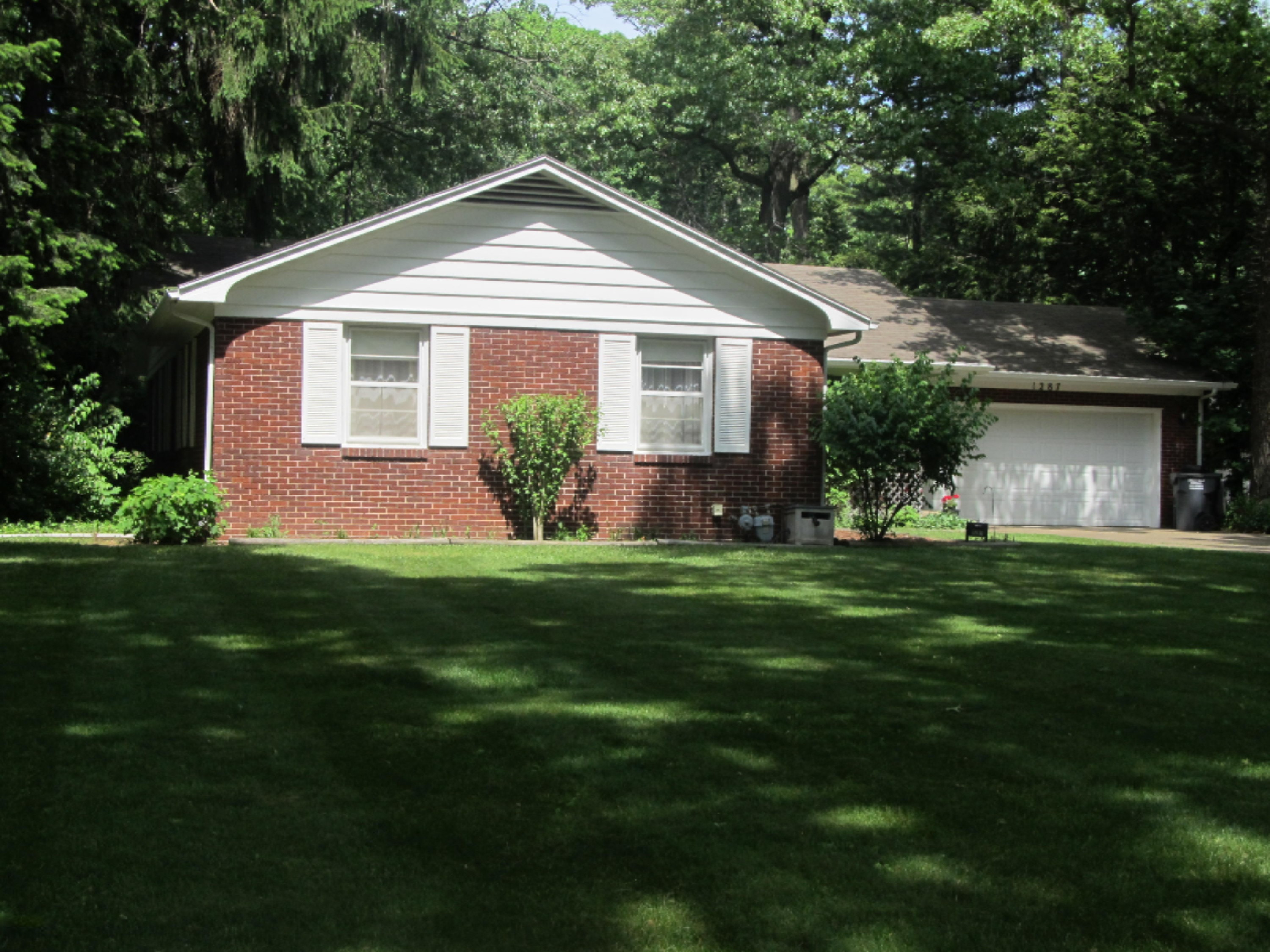 1287 Seneca Road Benton Harbor, MI 49022 - Photo 7 of 19 1287_7