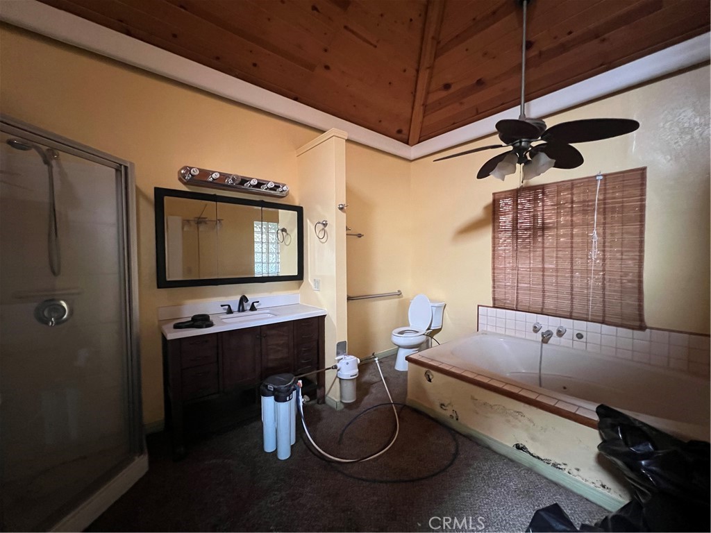 30643 Scott Road Menifee, CA 92584 - Photo 11 of 13 a room with furniture