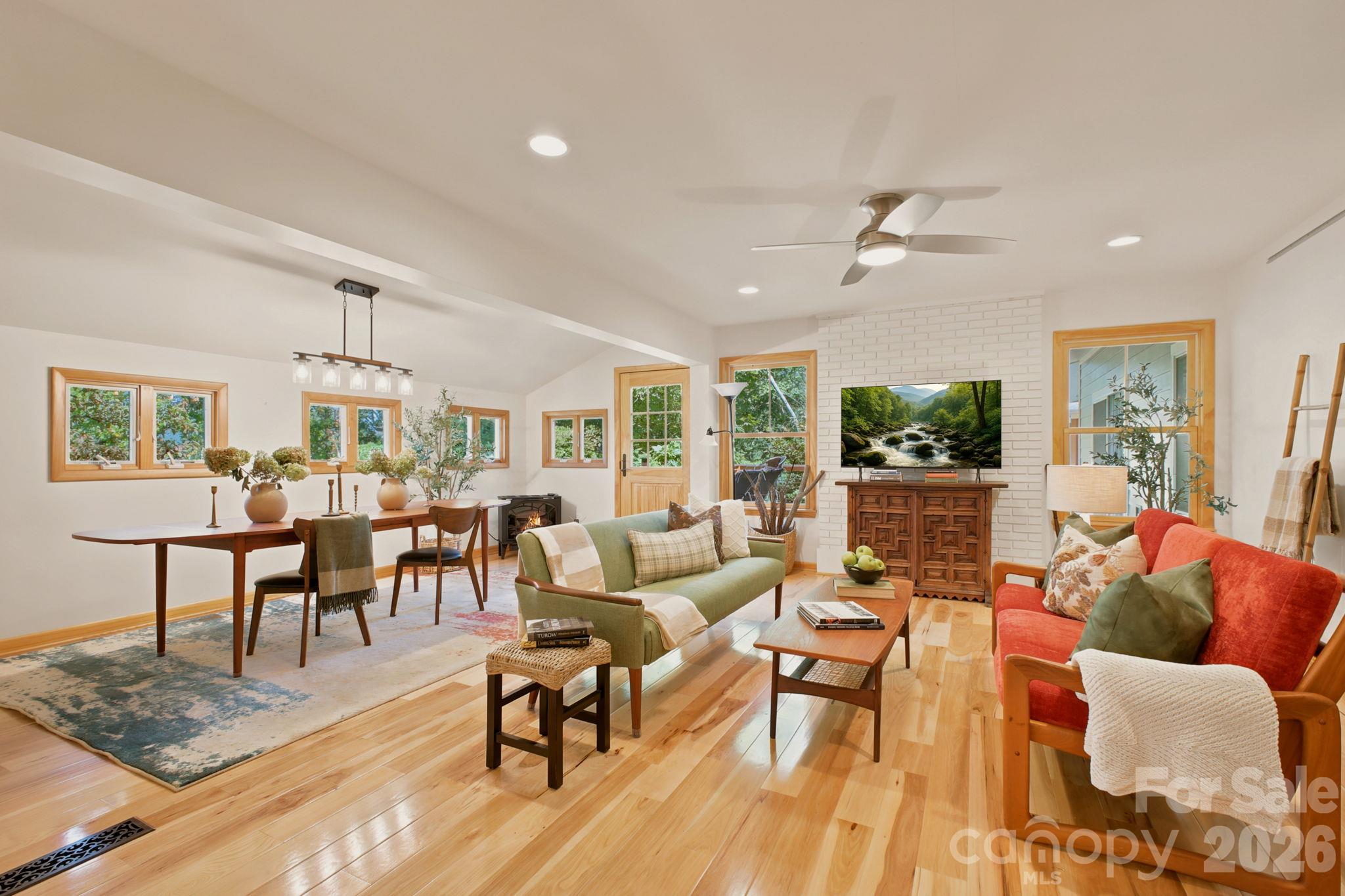 2711 Rabbit Hop Road Spruce Pine, NC 28777 - Photo 12 of 47 Gallery Image 12