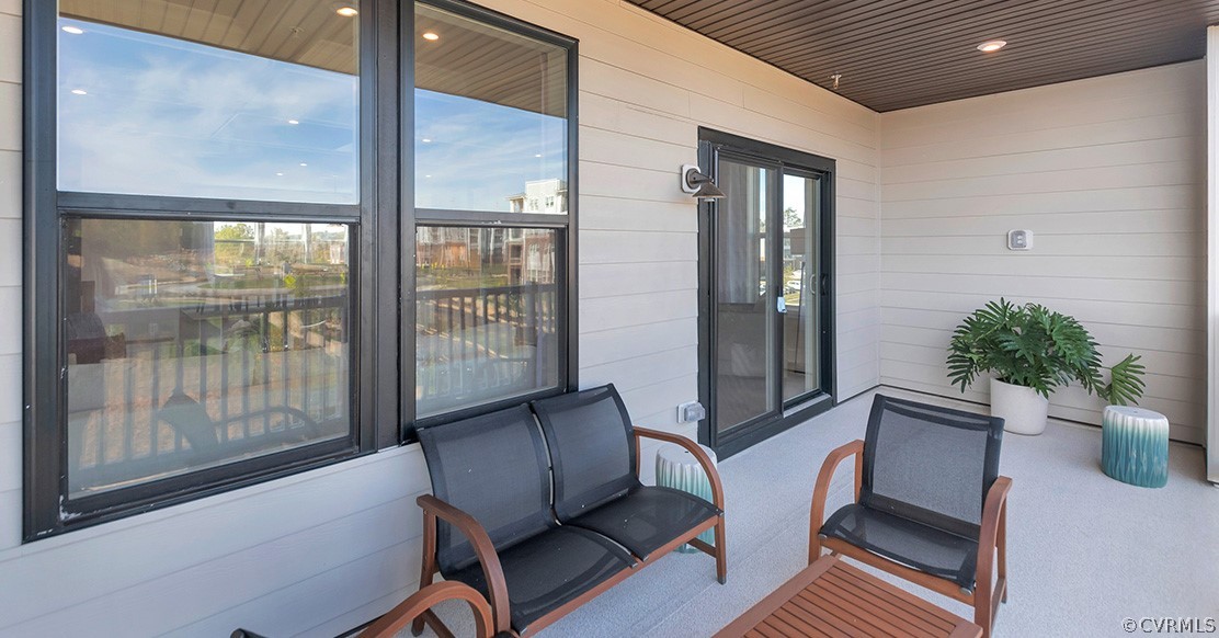200 Brattice Drive Midlothian, VA 23114 - Photo 12 of 35 a living room with furniture and a potted plant
