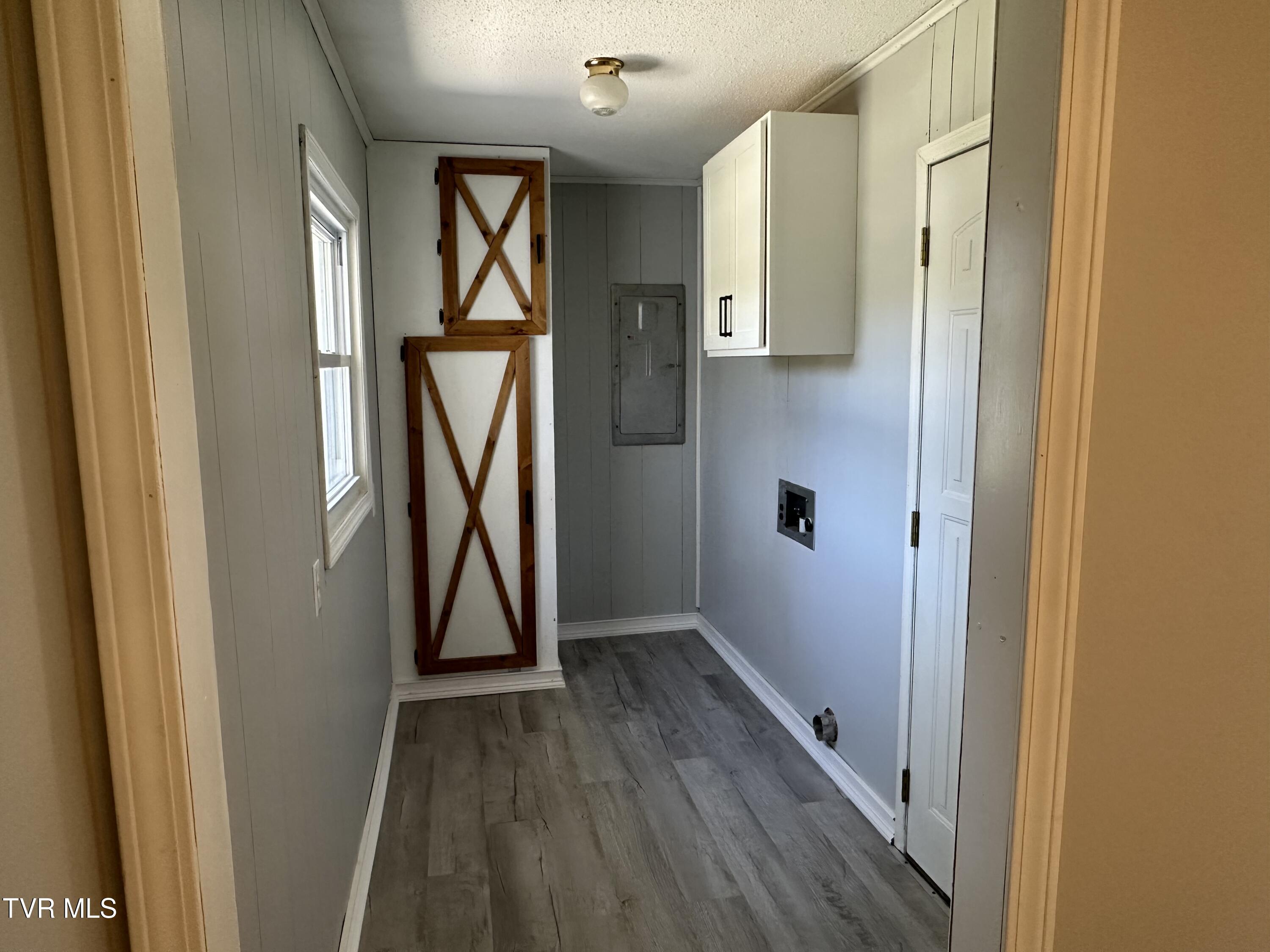 106 Buffalo Court Erwin, TN 37650 - Photo 13 of 20 Laundry