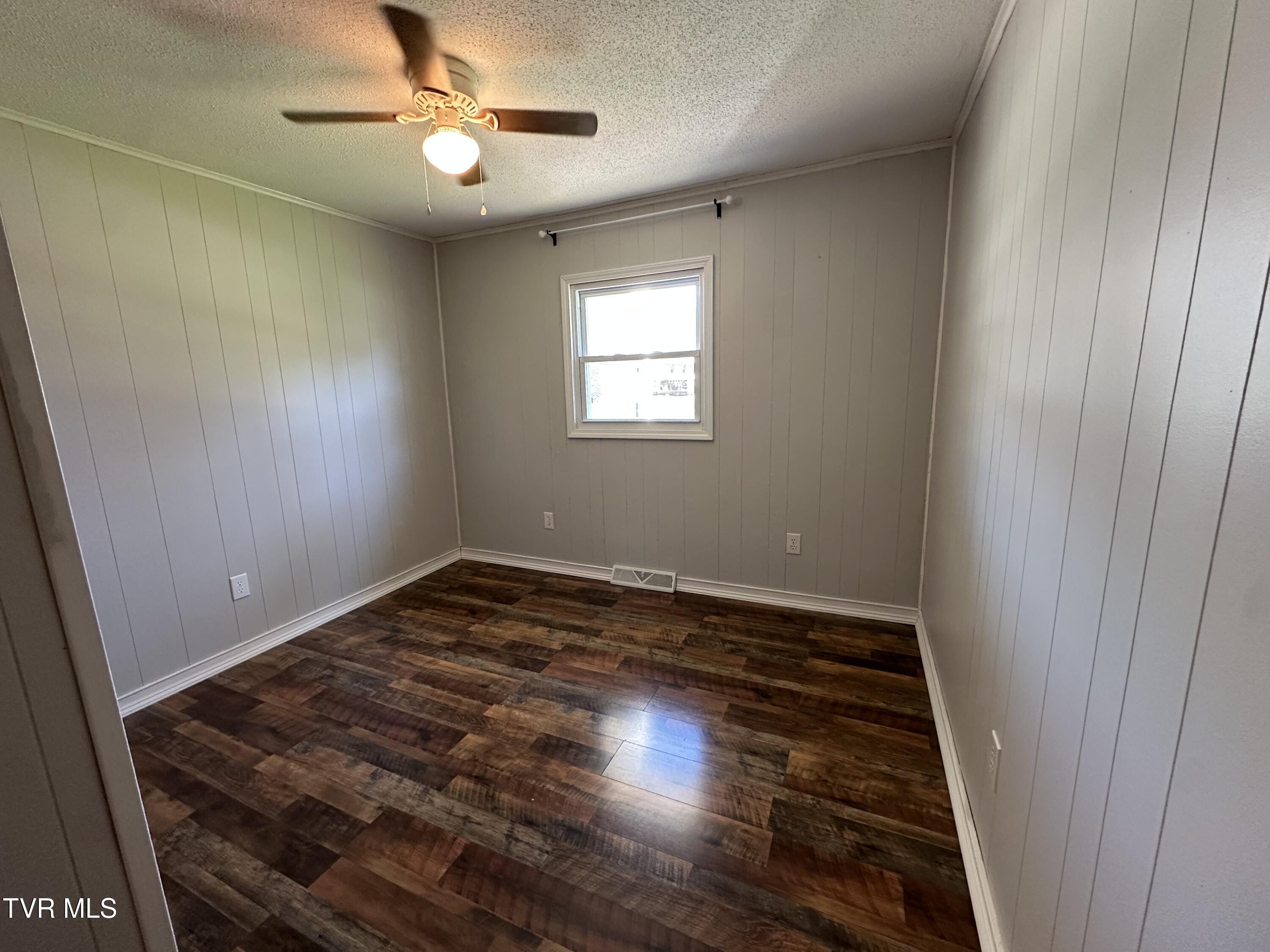 106 Buffalo Court Erwin, TN 37650 - Photo 14 of 20 Bedroom 1