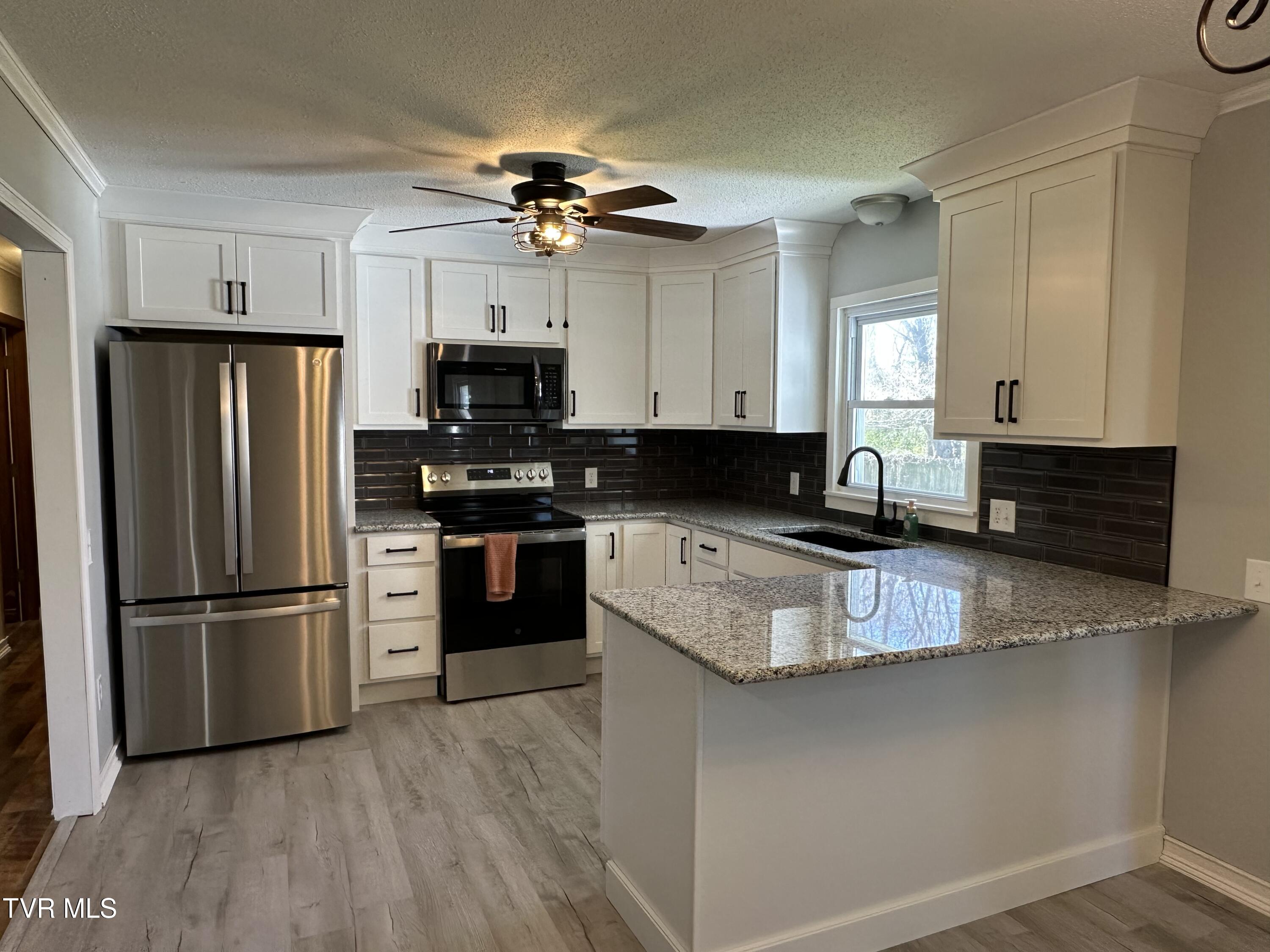 106 Buffalo Court Erwin, TN 37650 - Photo 9 of 20 Kitchen