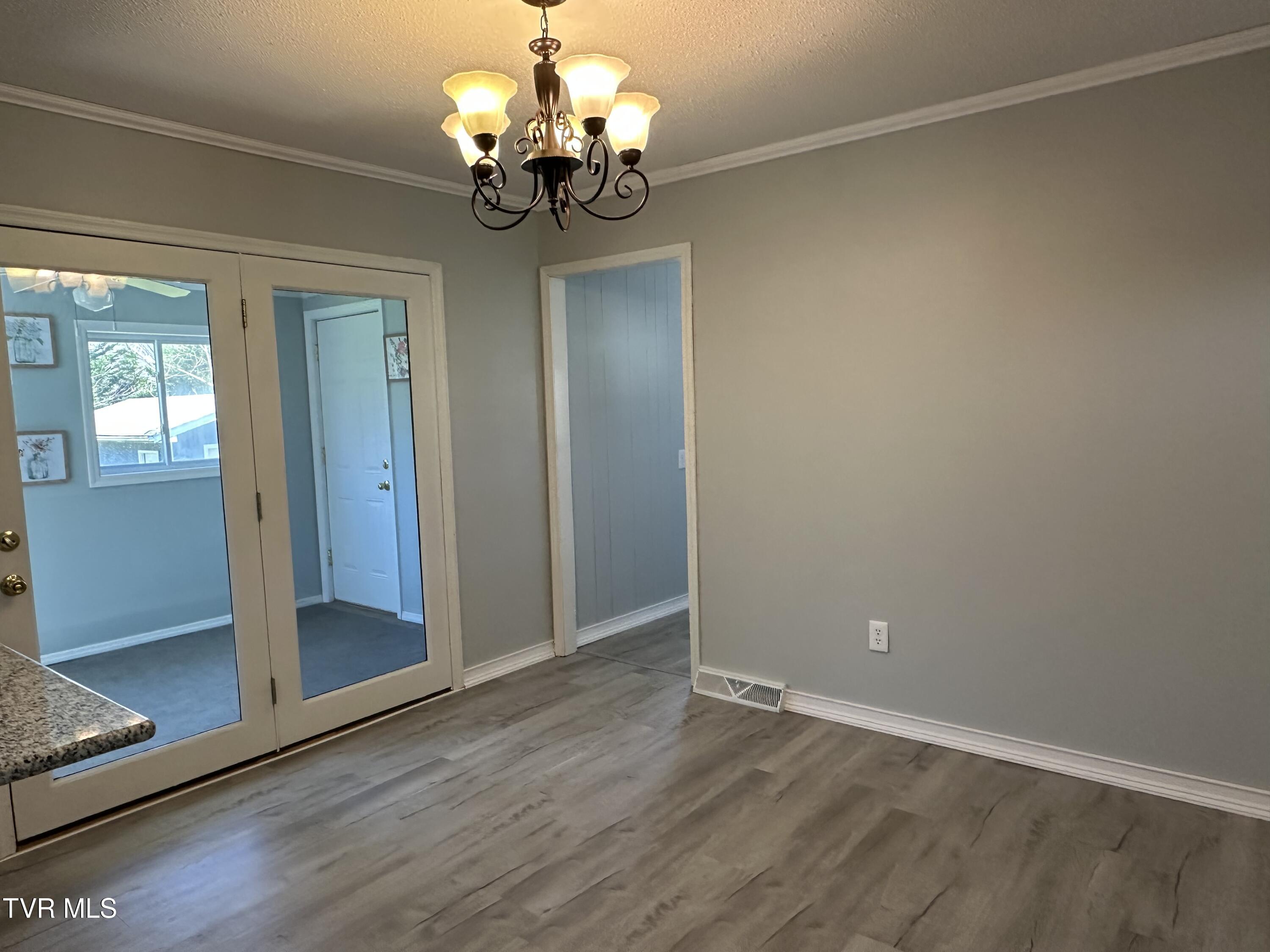 106 Buffalo Court Erwin, TN 37650 - Photo 10 of 20 Kitchen Dining