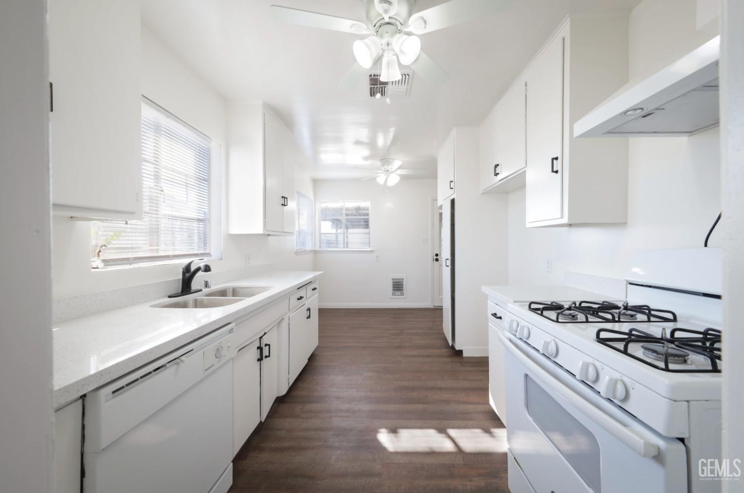 Undisclosed Address Bakersfield, CA 93305 - Photo 12 of 23