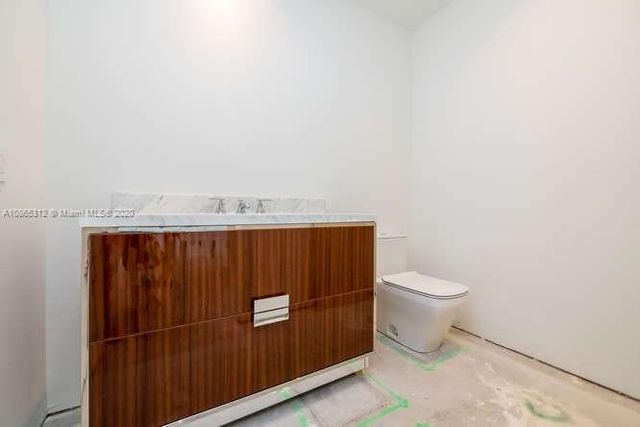 a close view of sink