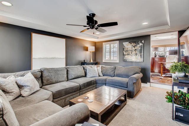 161 Washington Circle Lake Forest, IL 60045 - Photo 11 of 25 a living room with furniture and a large window