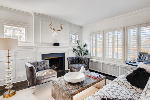 161 Washington Circle Lake Forest, IL 60045 - Photo 5 of 25 a living room with furniture and a fireplace