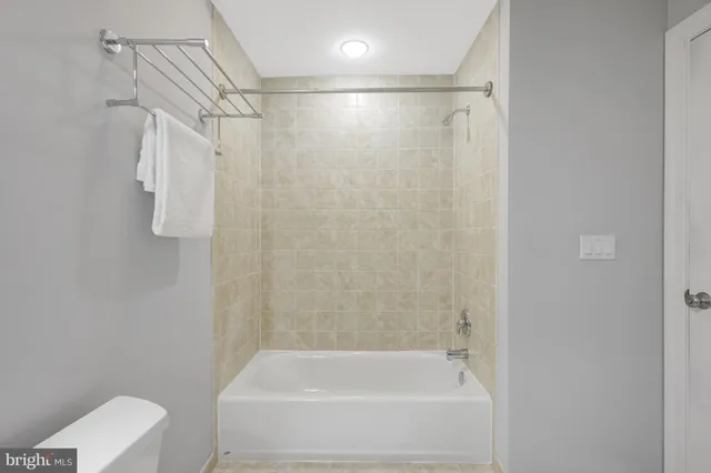 $999,000 | 927 12th Street Northeast, Washington, DC 20002