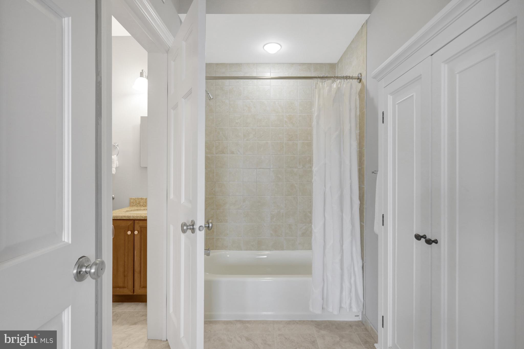 927 12th Street Northeast Washington, DC 20002 - Photo 18 of 24 Full bath #4