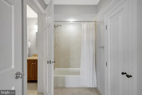 $999,000 | 927 12th Street Northeast, Washington, DC 20002