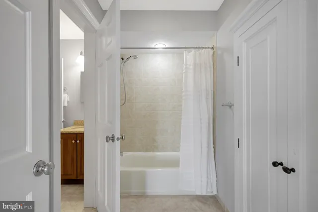 $999,000 | 927 12th Street Northeast, Washington, DC 20002