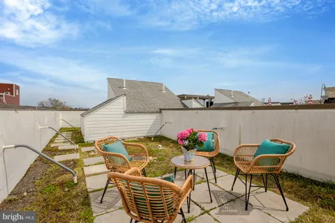 $999,000 | 927 12th Street Northeast, Washington, DC 20002