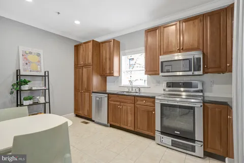 $999,000 | 927 12th Street Northeast, Washington, DC 20002