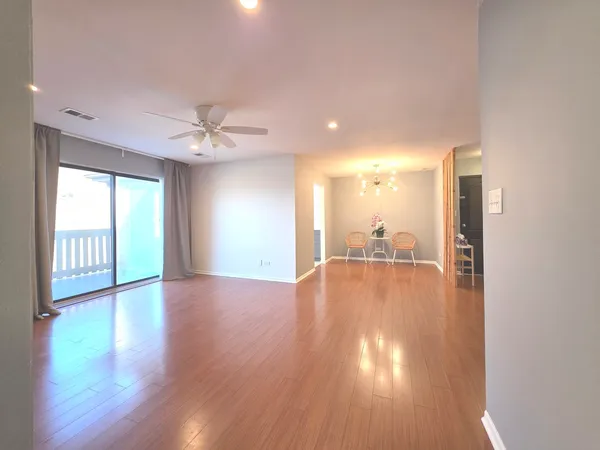 a view of a livingroom with a workspace