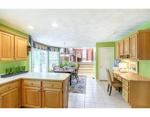 8 Molly Road Andover, MA 01810 - Photo 12 of 29 Gallery Image 12