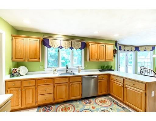 8 Molly Road Andover, MA 01810 - Photo 10 of 29 Gallery Image 10