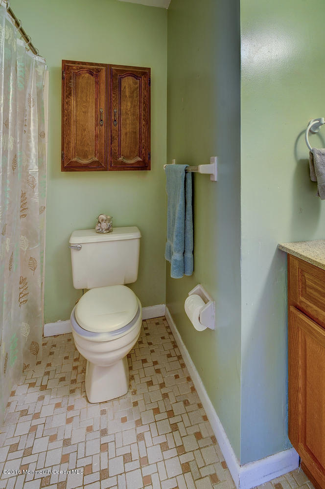 15 Emory Street Howell, NJ 07731 - Photo 13 of 23 15 Emory St Ramtown NJ 07731-large-013-1