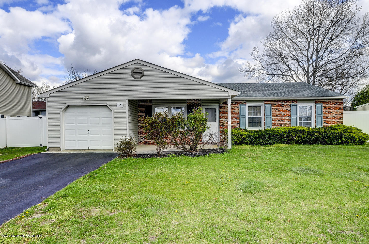 15 Emory Street Howell, NJ 07731 - Photo 5 of 23 15 Emory St Ramtown NJ 07731-large-005-1