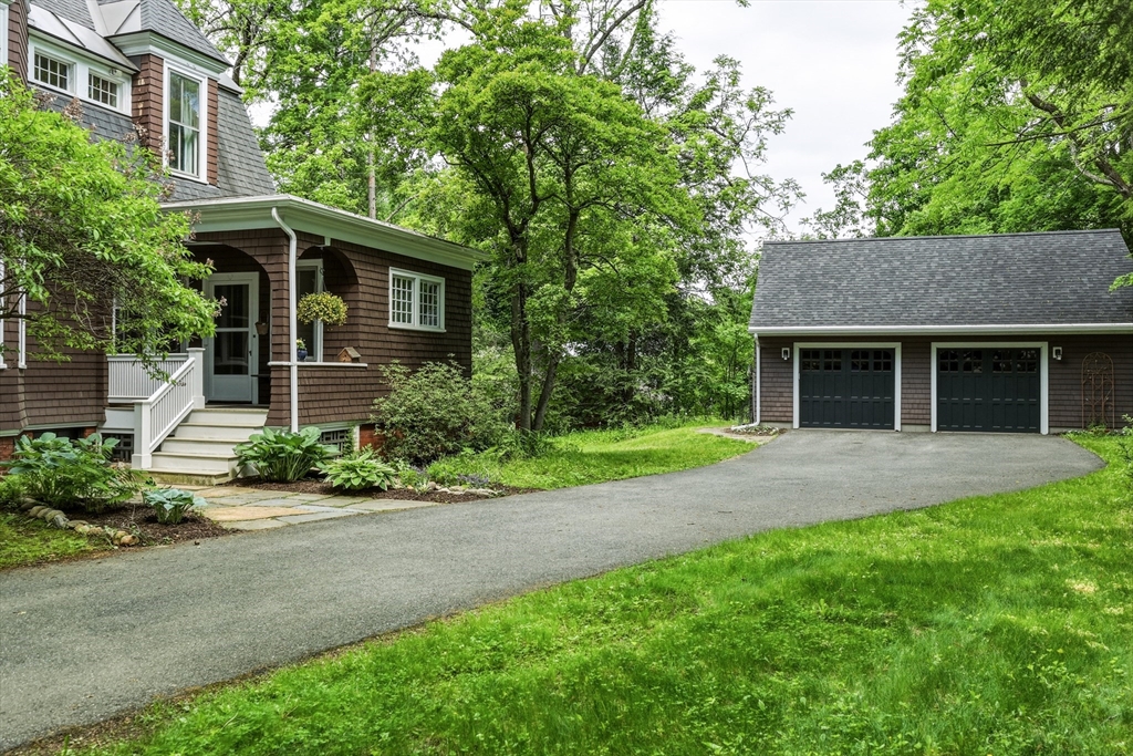 91 Sunset Avenue Amherst, MA 01002 - Photo 7 of 42