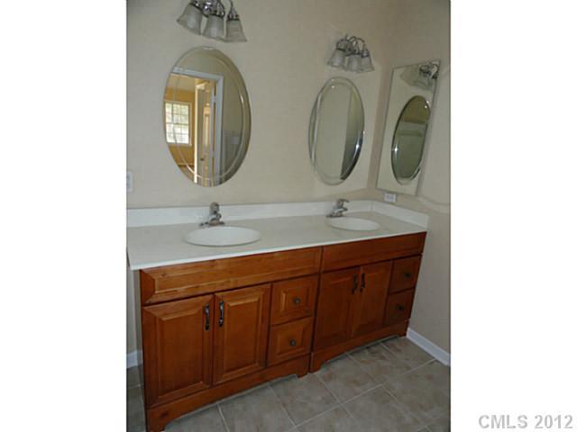 8033 Hunley Ridge Road Matthews, NC 28104 - Photo 10 of 11 Gallery Image 10