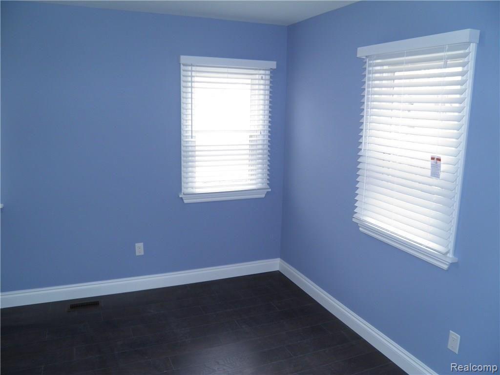 16639 Rougeway Street Livonia, MI 48154 - Photo 12 of 23 P3090067.JPG