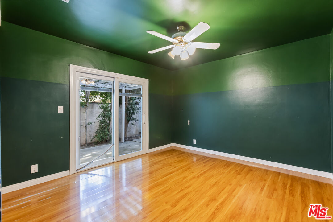 7225 Forbes Avenue Lake Balboa, CA 91406 - Photo 15 of 35