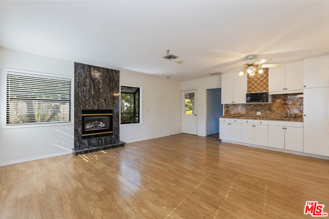 7225 Forbes Avenue Lake Balboa, CA 91406 - Photo 16 of 35